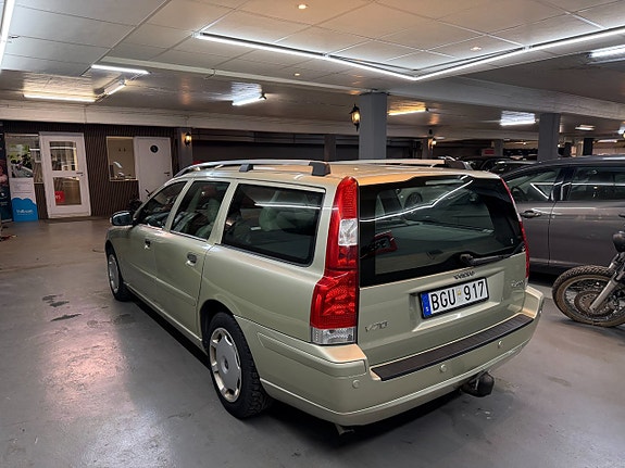 Volvo V70 5 of 5