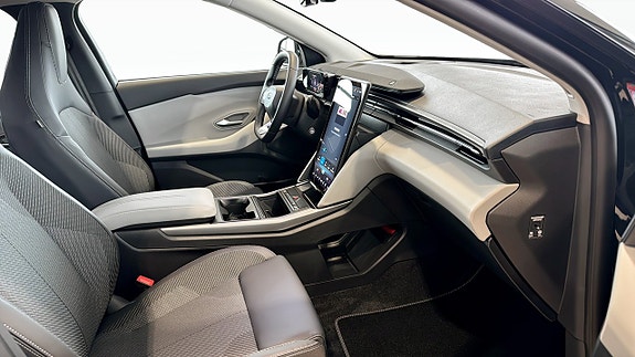 Ford Explorer 3 of 5