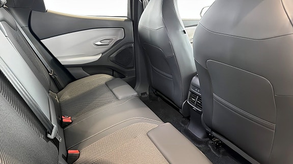 Ford Explorer 5 of 5