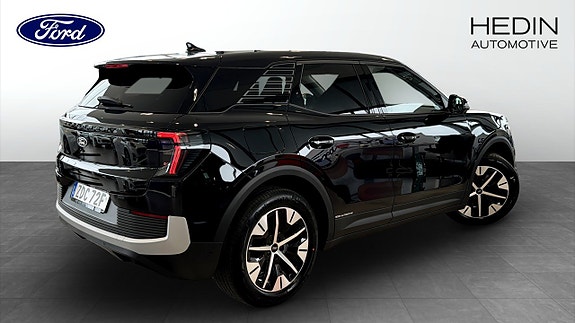 Ford Explorer 2 of 5