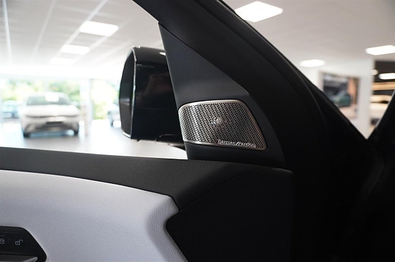 BMW iX3 15 of 17