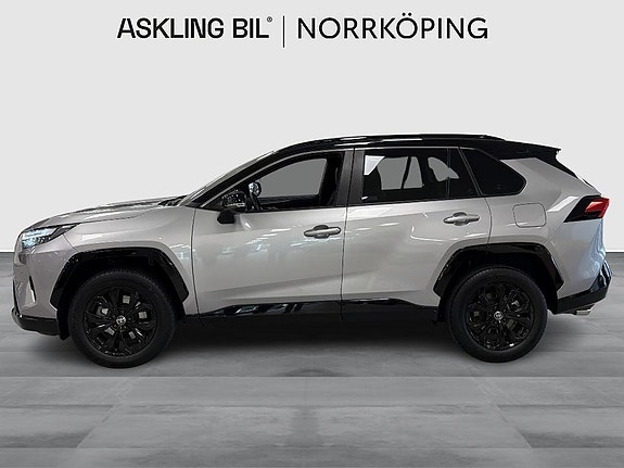 Toyota RAV4 3 of 11