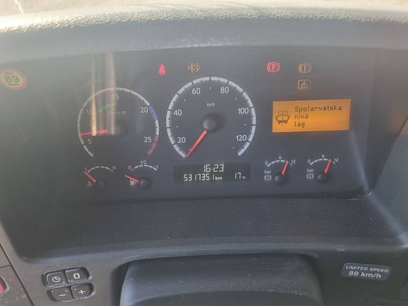 Scania R420 6x2 dragbil 11 of 12