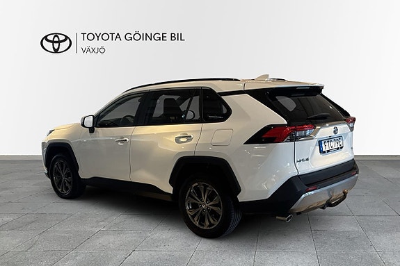 Toyota RAV4 3 of 5