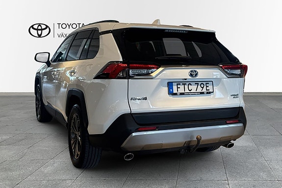 Toyota RAV4 5 of 5