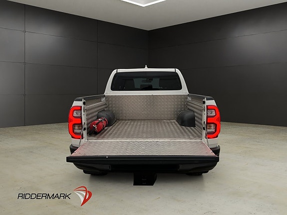 Toyota HiLux 15 of 30