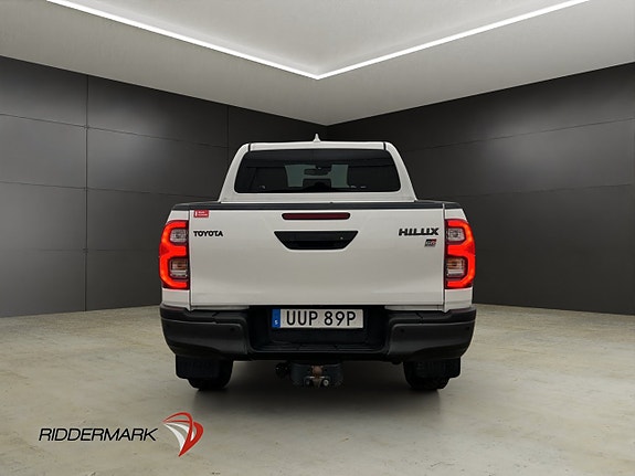 Toyota HiLux 9 of 30