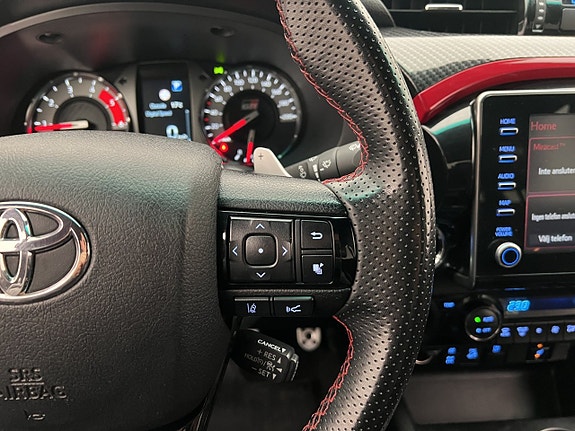 Toyota HiLux 25 of 30