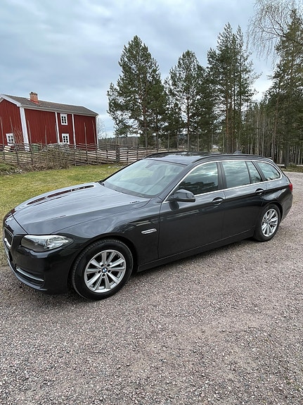 BMW 520d 3 of 5