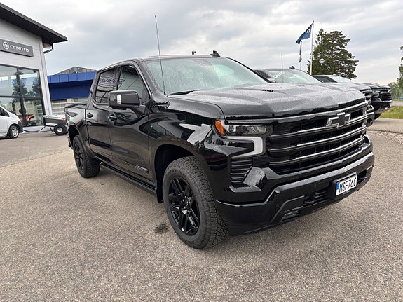 Chevrolet Silverado 1500 2 of 5