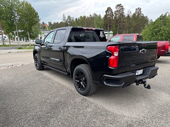 Chevrolet Silverado 1500 3 of 5