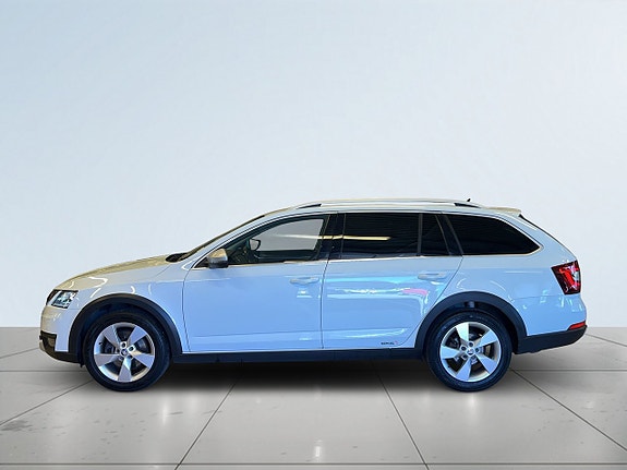 Skoda Octavia Scout 4 of 5