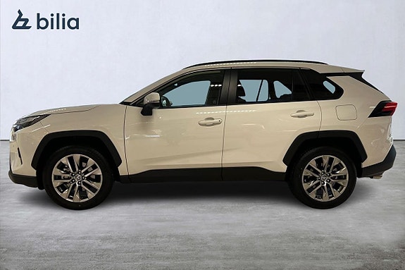 Toyota RAV4 3 of 25