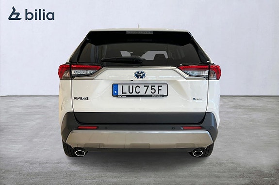 Toyota RAV4 4 of 25