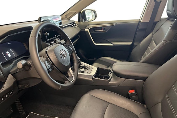 Toyota RAV4 12 of 25