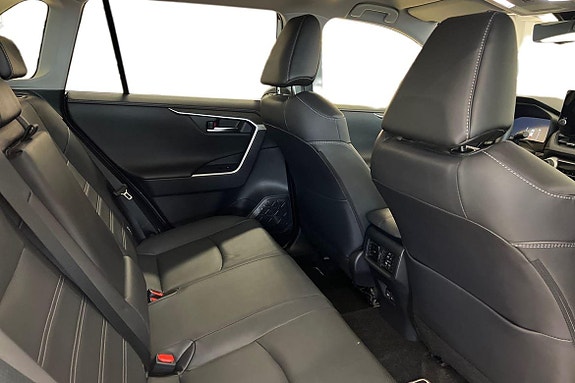 Toyota RAV4 7 of 25