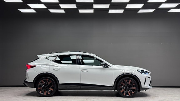 Cupra Formentor e-HYBRID 3 of 5