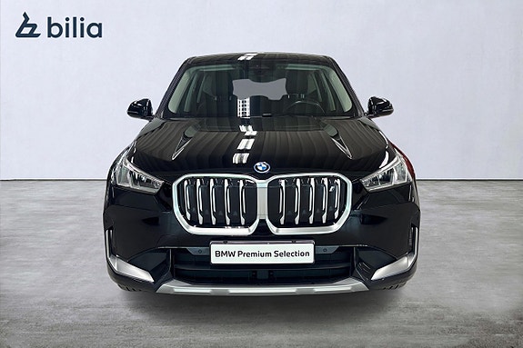BMW iX1 5 of 5