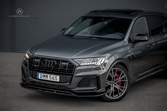 Audi Q7 2 of 5