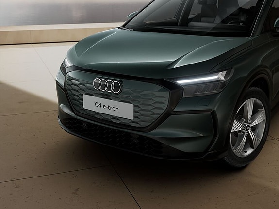 Audi Q4 e-tron 6 of 10