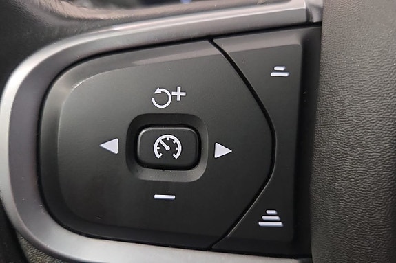 Volvo XC60 15 of 23