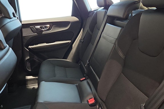 Volvo XC60 13 of 23