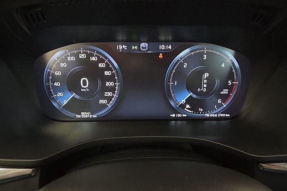 Volvo XC60 10 of 23