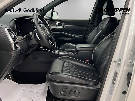 Kia Sorento 8 of 24
