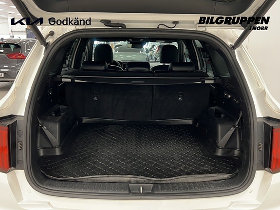 Kia Sorento 14 of 24
