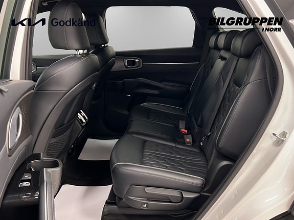 Kia Sorento 9 of 24
