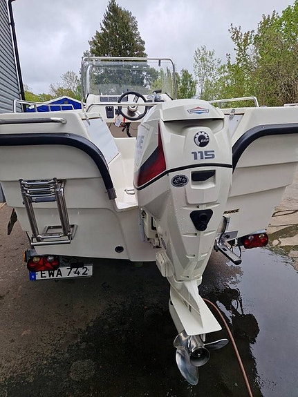 HR 600 F -21 Evinrude 115 E-tec Trailer 80 Km/h 3 of 5