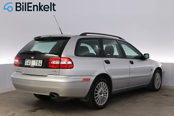 Volvo V40 3 of 5