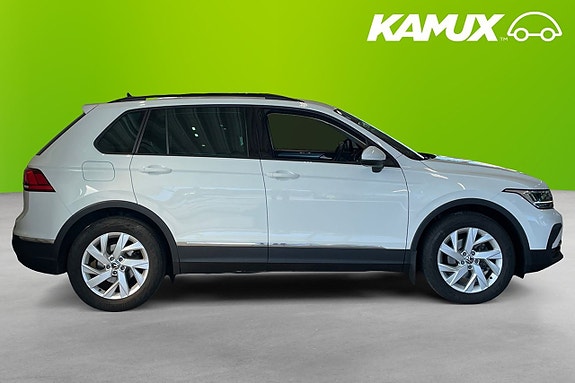 Volkswagen Tiguan 2 of 5