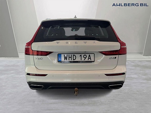 Volvo V60 Cross Country 4 of 19