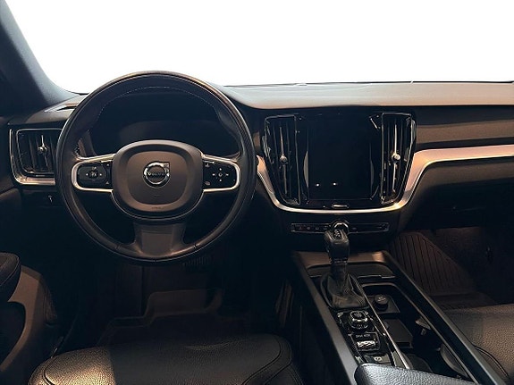 Volvo V60 Cross Country 19 of 19