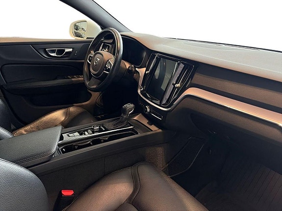 Volvo V60 Cross Country 10 of 19