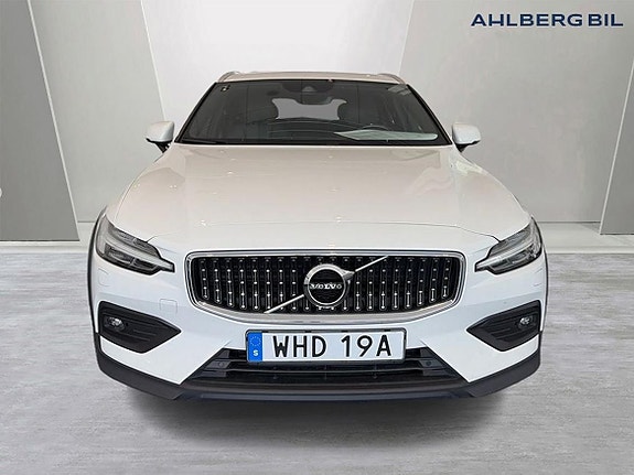 Volvo V60 Cross Country 5 of 19