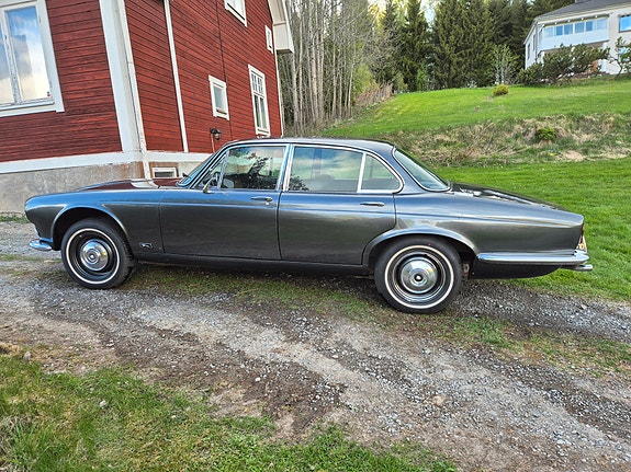 Jaguar XJ6 16 of 18