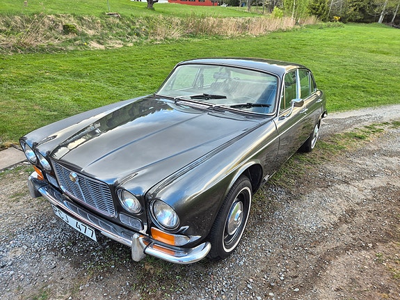 Jaguar XJ6 4 of 18