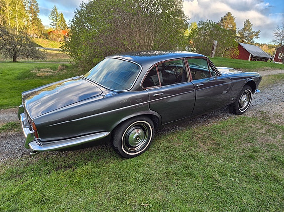 Jaguar XJ6 3 of 18