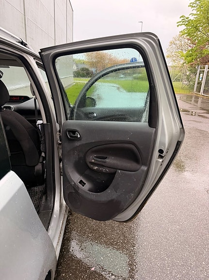 Citroen C3 Picasso 8 of 25