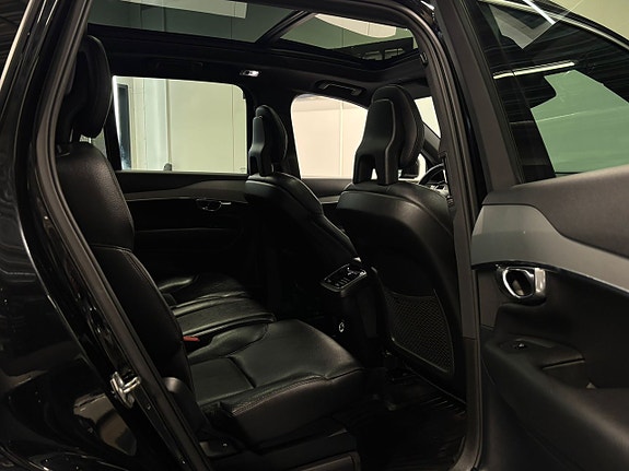 Volvo XC90 28 of 30