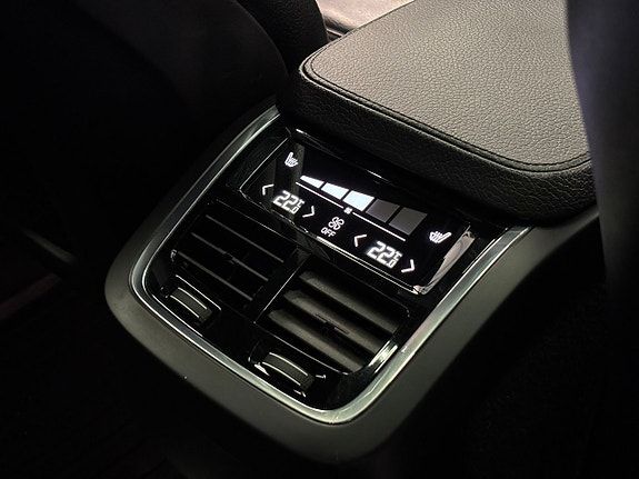 Volvo XC90 29 of 30