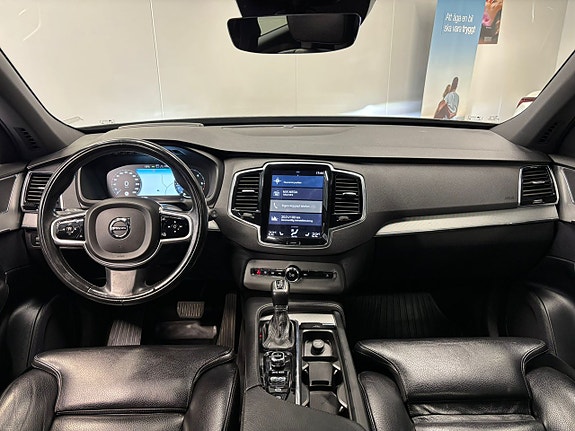 Volvo XC90 18 of 30