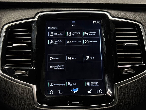 Volvo XC90 25 of 30