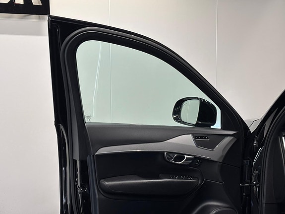 Volvo XC90 13 of 30