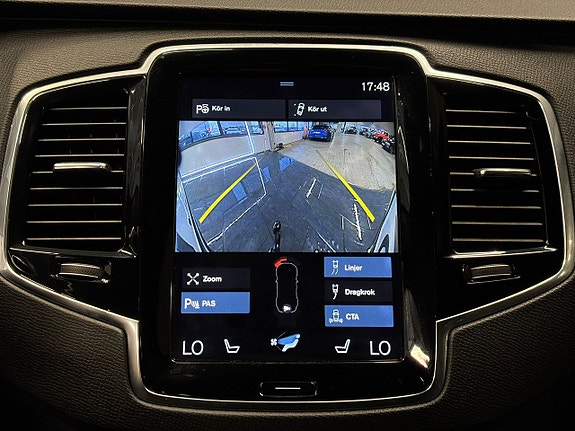 Volvo XC90 24 of 30