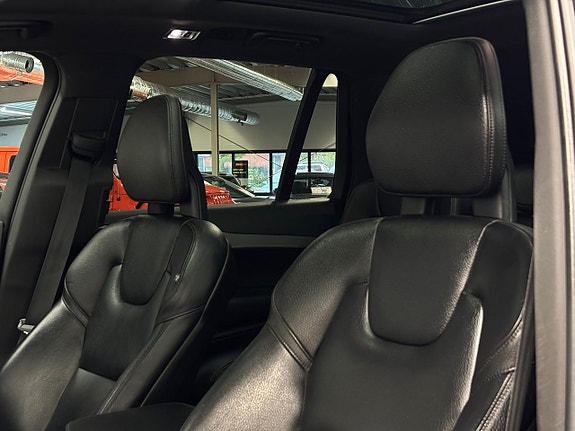 Volvo XC90 17 of 30
