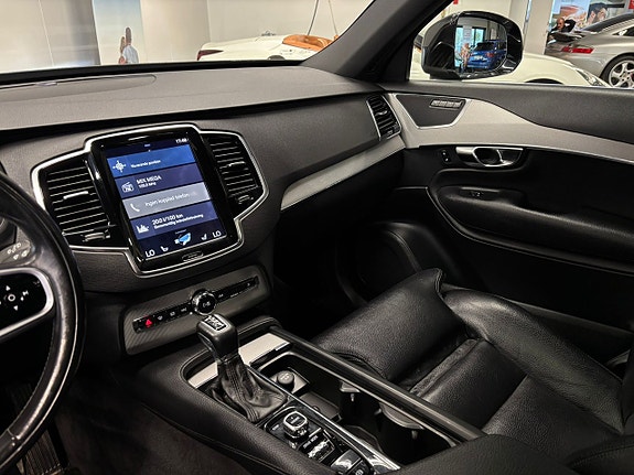Volvo XC90 22 of 30