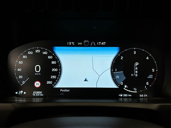 Volvo XC90 20 of 30